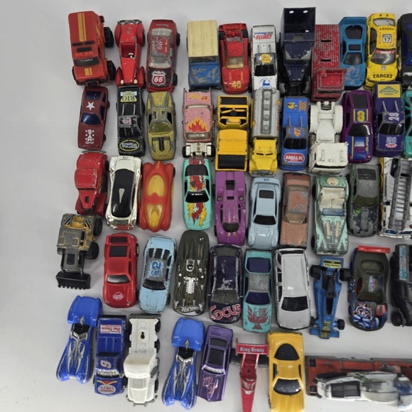 Huge Lot Of 90+ Vtg Diecast Toy Cars - Hot Wheels, Matchbox, cars - Picture 3 of 14